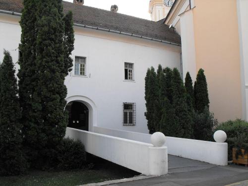 Kodály Intézet bővítésének építészeti kérdései